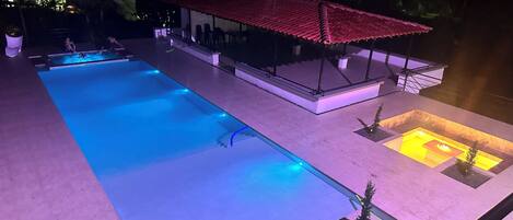 Piscine extérieure, piscine chauffée