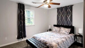 Room - Luxury 6-Bedroom House in Saint Louis (St. Louis)