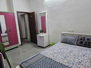 3 Schlafzimmer, Bügeleisen/Bügelbrett, kostenloses WLAN, Bettwäsche