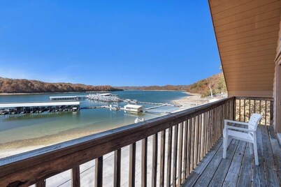 Cozy 2 Bed 2 Story Chalet w/Scenic Views and Waterfront Access #23