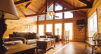 Lakeside 3 bedroom chalet with hot tub!!