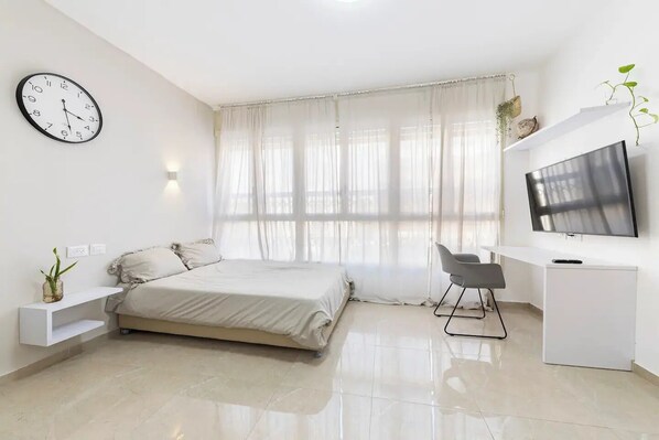 6 bedrooms, WiFi - Spacious Boutique Apartment in the Heart of TLV
(Tel Aviv)