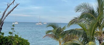 Escape to Paradise: 1-Bedroom 1 bath 2 Boat Docks with Sunrise and sunset Views!
