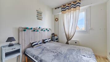 1 bedroom, iron/ironing board