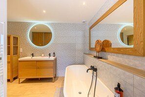 Hair dryer, towels