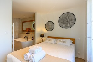 3 habitaciones, tabla de planchar con plancha y wifi gratis 