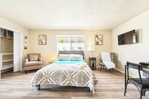 1 bedroom, iron/ironing board, WiFi, bed sheets - Private Studio Retreat Near Beach & Monterey Bay! (Marina)