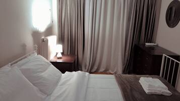 1 bedroom, iron/ironing board, travel crib, free WiFi