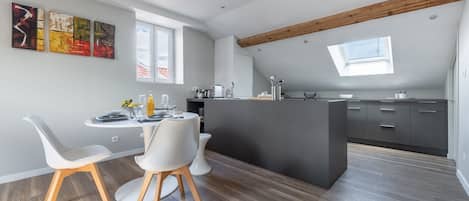 Fridge, microwave, oven, dishwasher