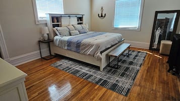 5 bedrooms, desk, free WiFi, bed sheets