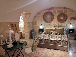 1 bedroom, WiFi, bed sheets - Indelli Holiday Rooms-il Sottano (Monopoli)