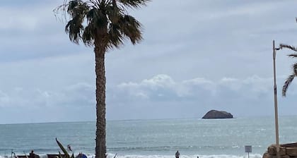 Cozy apartment on the beachfront with sea in Las gaviotas Urbanization.