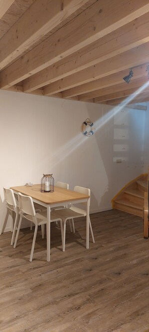 Dining - Le Gîte des Amis !!! (Estrées-lès-Crécy)