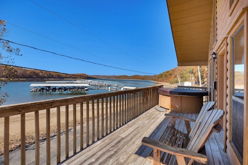 Chalet with 2 Bedrooms lakeside to Dale Hollow Lake #17