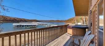 Chalet with 2 Bedrooms lakeside to Dale Hollow Lake #17