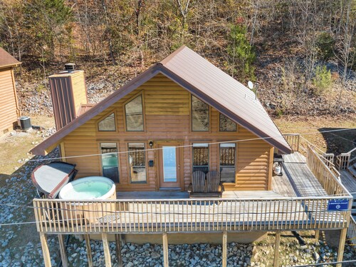 Chalet with 2 Bedrooms lakeside to Dale Hollow Lake #17