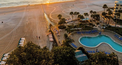 Tranquil Siesta Key Retreat ~ Walk to Beach ~ Pool