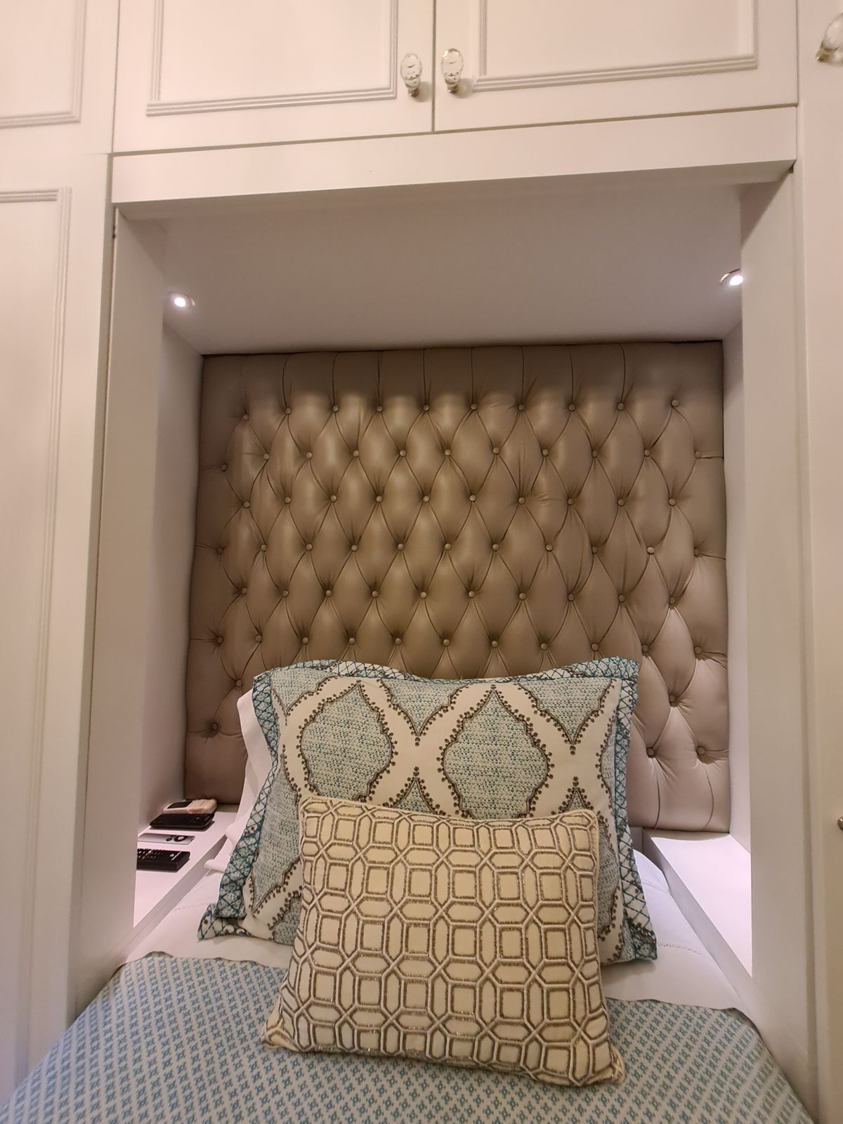 1 slaapkamer, een strijkplank/strijkijzer, gratis wifi, beddengoed