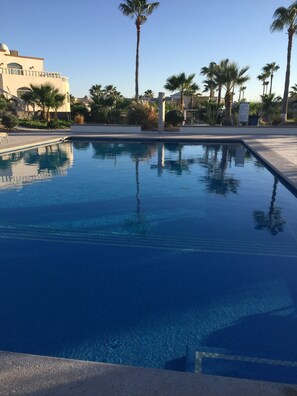 Piscine extérieure, piscine chauffée