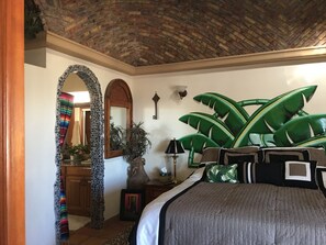 3 bedrooms, desk, travel crib, free WiFi