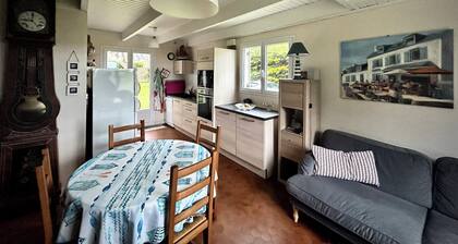 Charmante Maison, en Bordure de Mer, au Style Marin