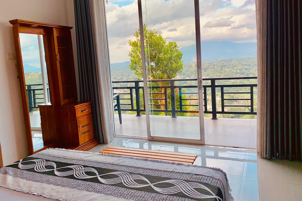 Deluxe Double Room, 1 Bedroom, Mountain View | Bed sheets