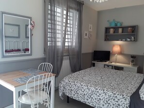 1 camera, Wi-Fi, lenzuola