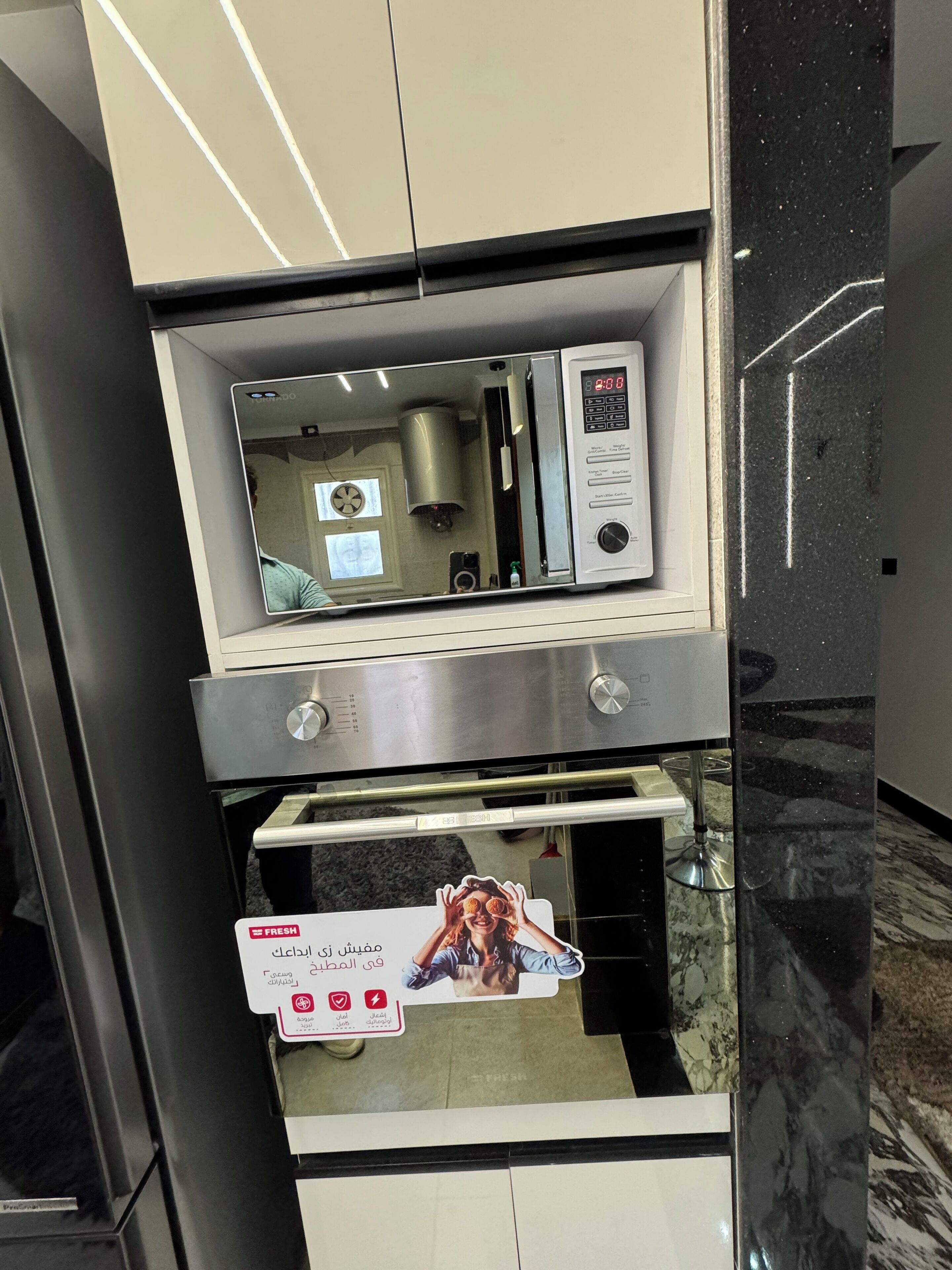 Luxury Apartment, River View | Private kitchen | Full-sized fridge, microwave, oven, stovetop