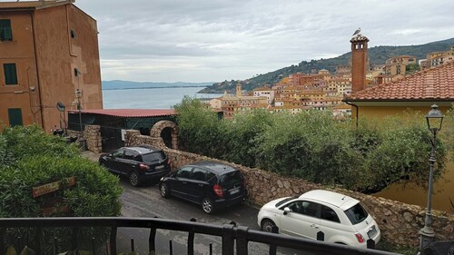 HOLIDAY FLAT TO RENT IN THE CENTER OF PORTO SANTO STEFANO