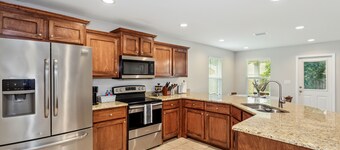centrally located house only a short drive from beautiful Alabama gulf coast