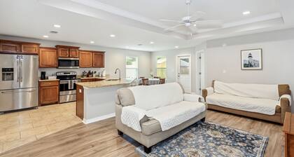 centrally located house only a short drive from beautiful Alabama gulf coast