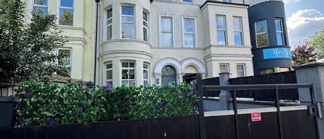 Façade de l’hébergement