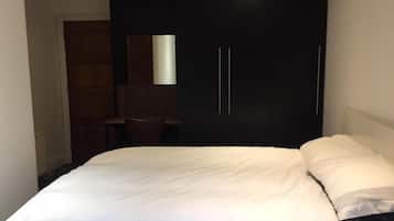 City Apartment | 2 bedrooms, iron/ironing board, cribs/infant beds, free WiFi
