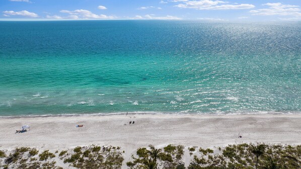 Beach nearby - Updated, Adorable, Close to Beach and Shops (Longboat Key)