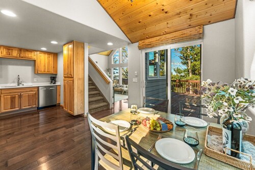 Modern Mountain Cabin | Family & Pet-Friendly with Views, Wildlife, & Wi-Fi