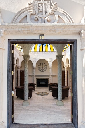 Interior - Villa de San Rafael - Historic Estate by Arrivls (Albuquerque)