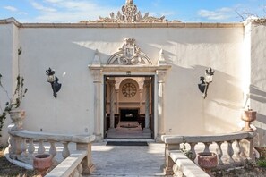 Exterior detail - Villa de San Rafael - Historic Estate by Arrivls (Albuquerque)