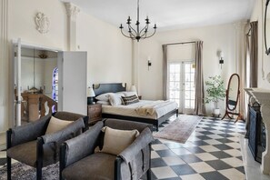 6 多间卧室、办公桌、熨斗/熨衣板、免费 WiFi