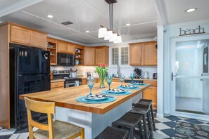 Condo (Kingston Arms 1st Fl Cottage) | Private kitchen - Kingston Arms 1st Fl Cottage (Sarasota)