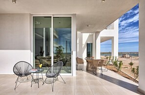 Deluxe-Apartment, Meerblick | Terrasse/Patio