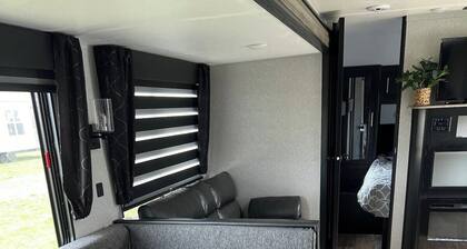 Cherokee Camper in Belfield