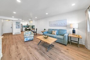 Condo, 1 King Bed with Sofa bed (Pinnacle Port B3-408-Emerald Pearl) | Living area | TV