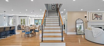 Family getaway.Commuter's Dream.Weddings&Events.Content House.Luxury Smart Home