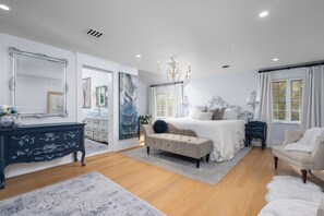 4 habitaciones, escritorio, cuna de viaje y wifi