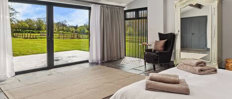 5 soverom, wi-fi (inkludert) og sengetøy