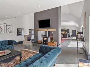 Unclassified image, 4 of 33, button