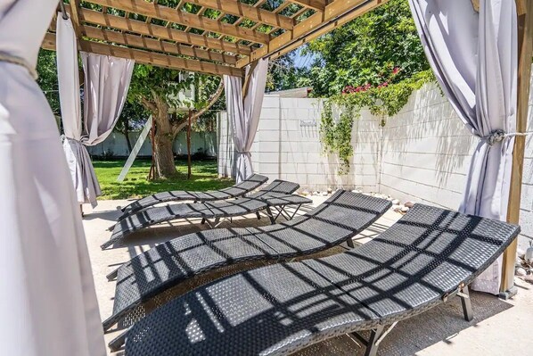 Terrace/patio - Charming & Cozy Guest House w/ Pool (Phoenix)