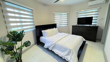 2 slaapkamers, een strijkplank/strijkijzer, gratis wifi, beddengoed