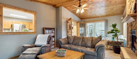Smart TV, fireplace, DVD player, video library