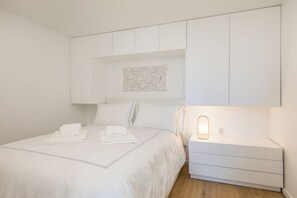 1 chambre, fer et planche à repasser, lit parapluie, Wi-Fi gratuit